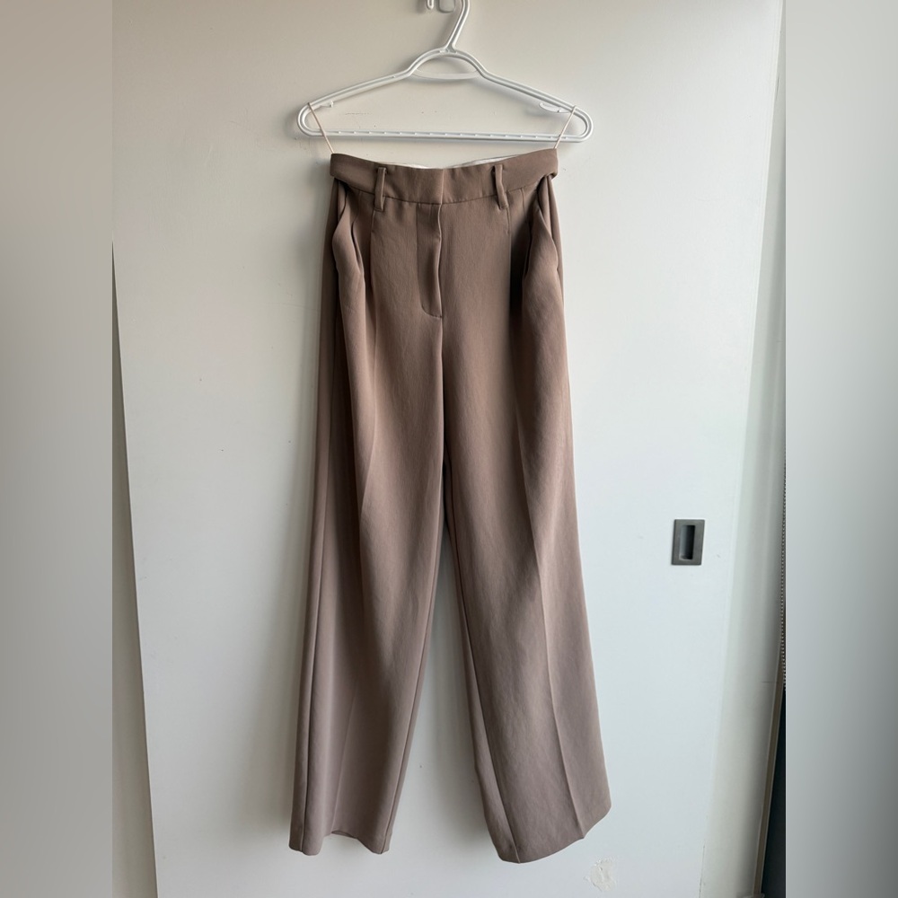 Aritzia Effortless Pants